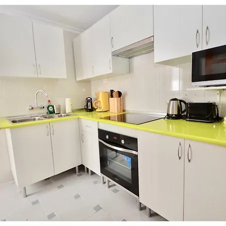 Apartment 12 Sunny Sea Views *